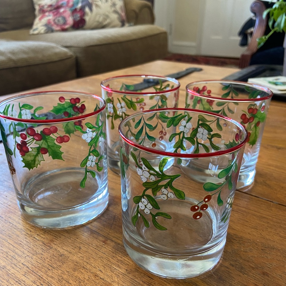 4 Holly Berry Cocktail Glasses